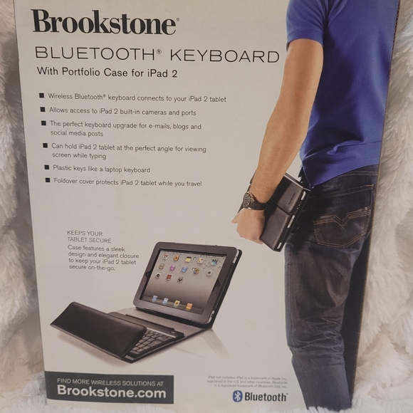BROOKSTONE Bluetooth Key board with Protfolio case for iPAD 2 - Picture 3 of 6